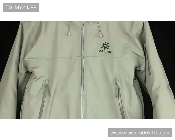 户外运动装备智能化趋势明显 软硬壳冲锋衣细分市场壮大